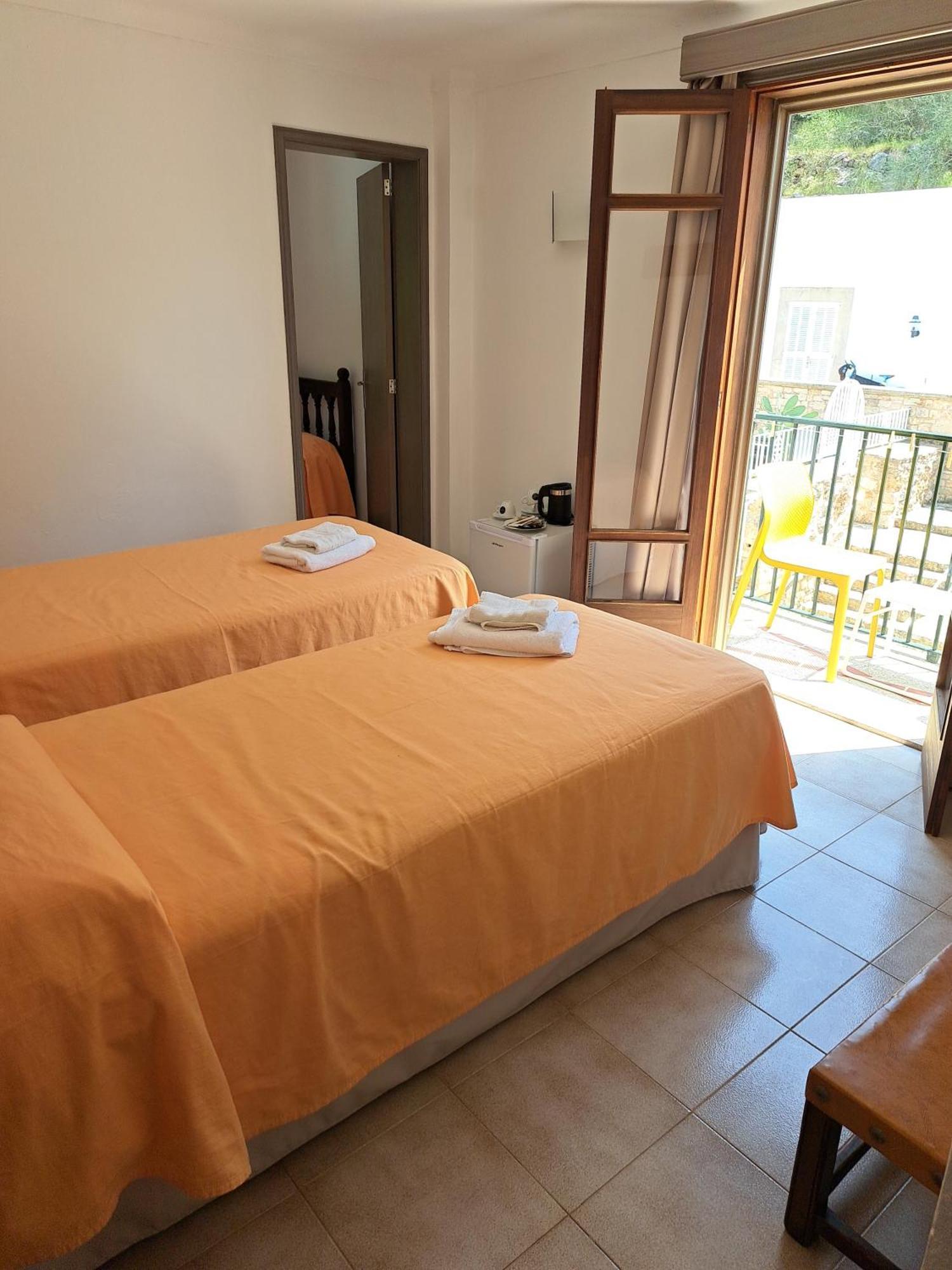 Hostal Playa Santanyi Ngoại thất bức ảnh